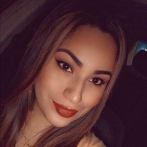 Meet your Posher, Courtney